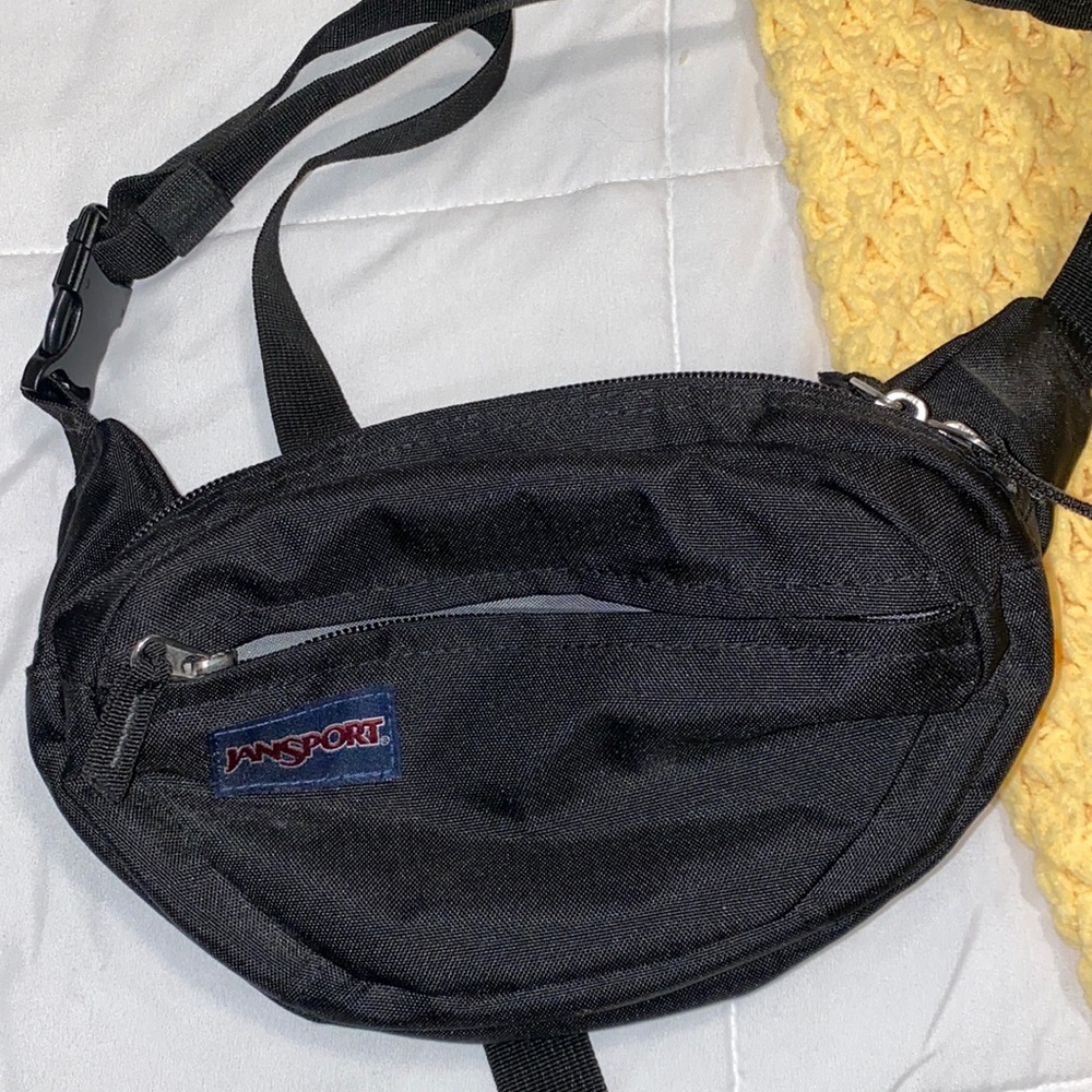Fanny pack🖤
